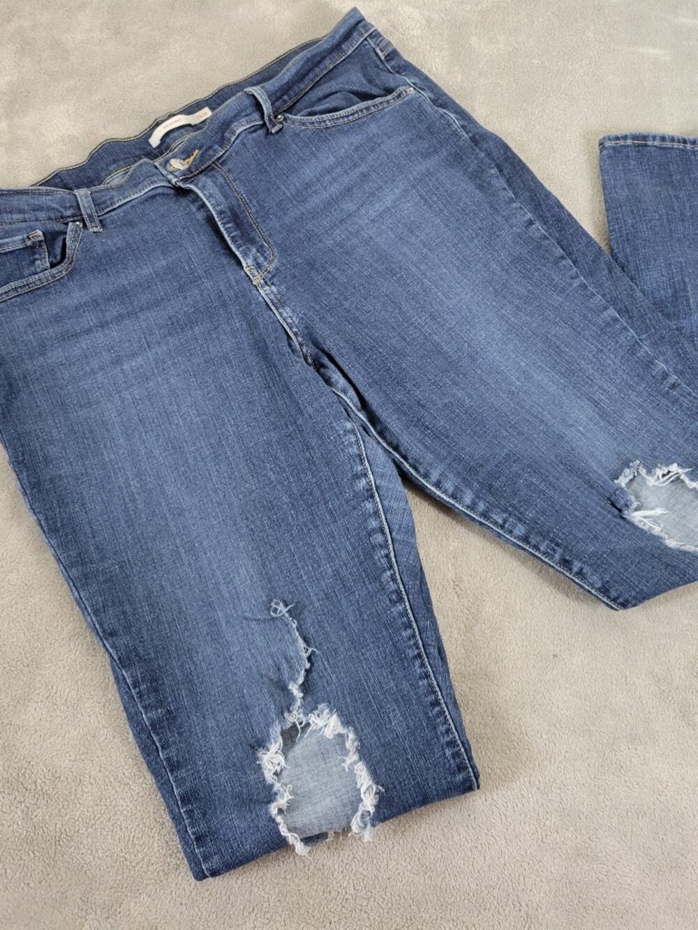 Levi's 711 Skinny Jeans Womens 18W Dark Wash Distressed Blue Denim SKI20E